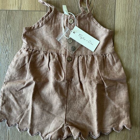 RYLEE + CRU Button Romper - Picture 2 of 3